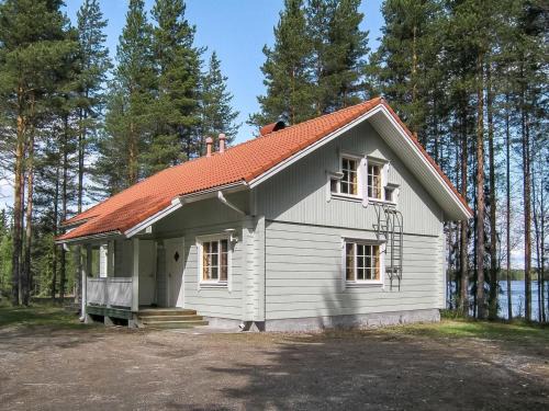 Neuvola House | Holiday Home Yläneuvola niemi by Interhome