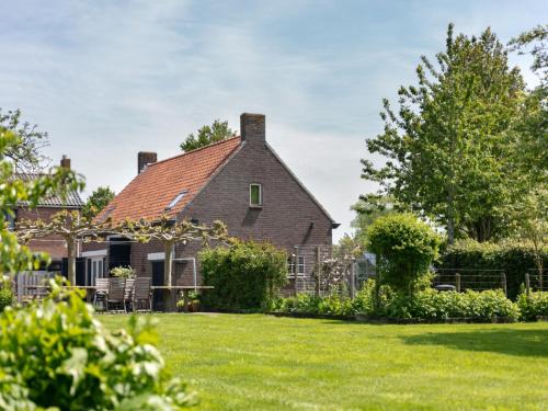 Sint Kruis House | Holiday Home Zeeuws-Vlaanderen by Interhome