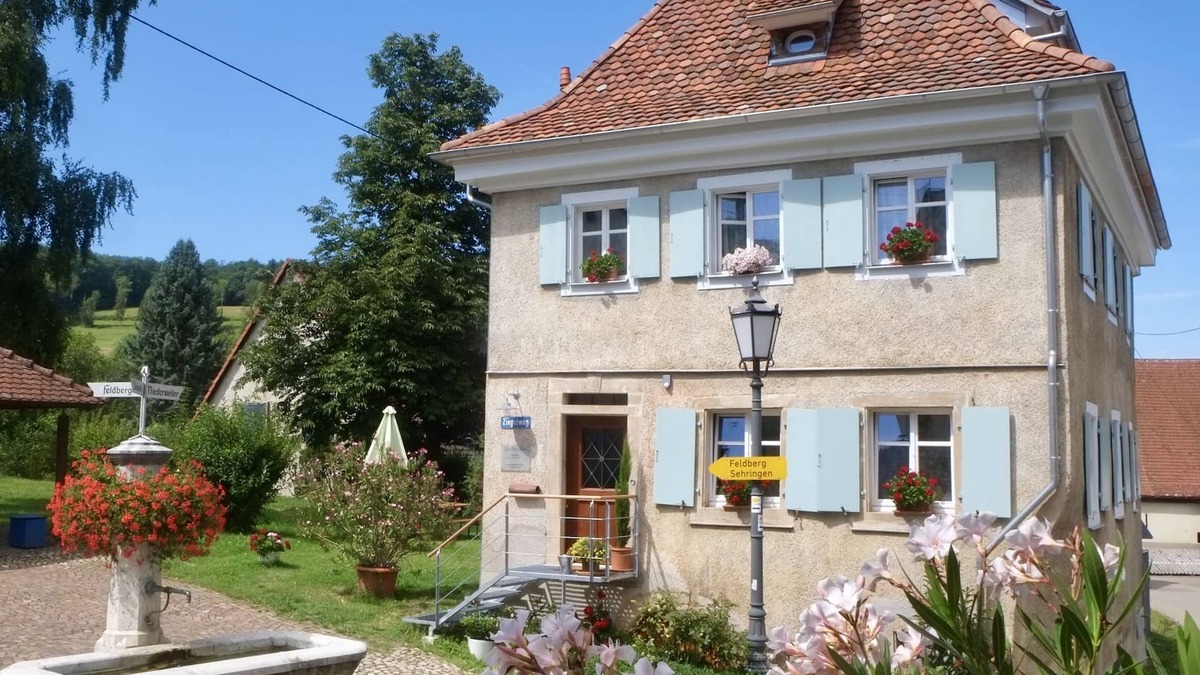 Lipburg House | Holiday Home 'Zur Alten Dame' with Mountain View, Private Garden and Wi-Fi