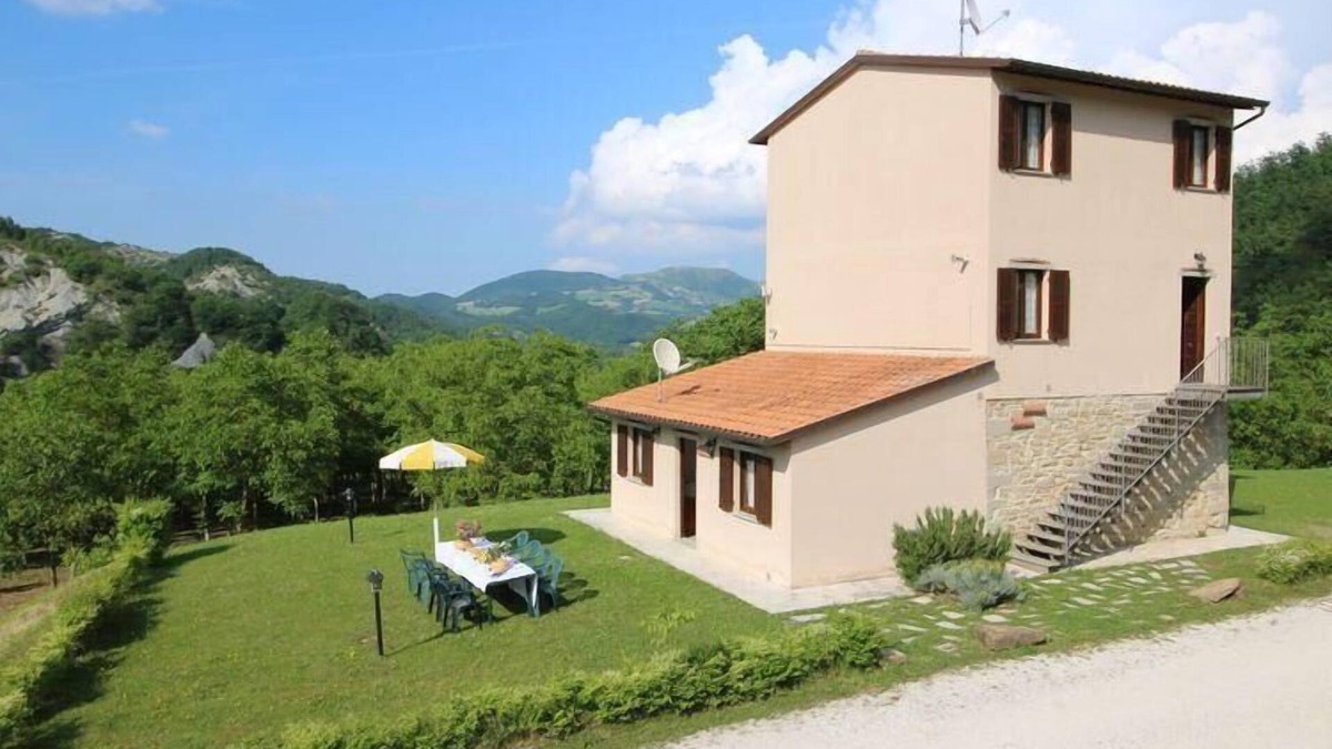 Apecchio House | Holiday house Sant'Angelo in Vado for 1 - 20 persons with 4 bedrooms - Holiday house