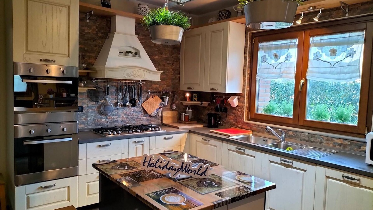 Rocca San Giovanni House | Holiday house Rocca San Giovanni for 1 - 10 persons with 5 bedrooms - Holiday home