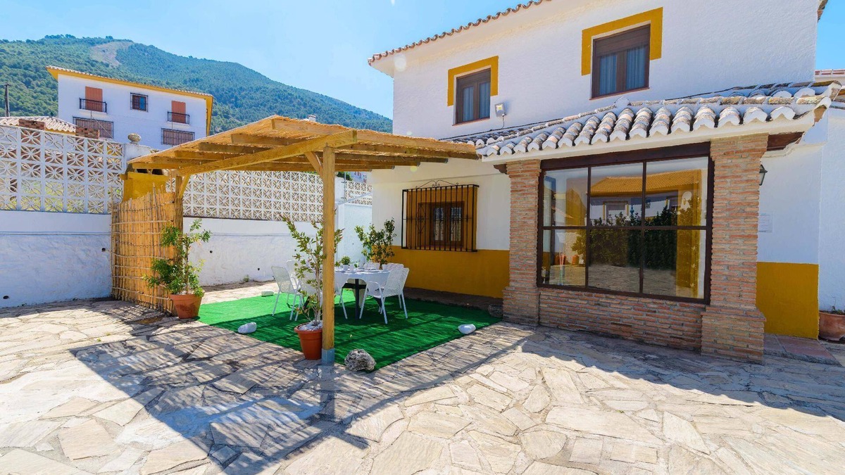 Alcaucin House | Holiday house Alcaucin for 1 - 7 persons with 3 bedrooms - Holiday apartment in one or multi-family
