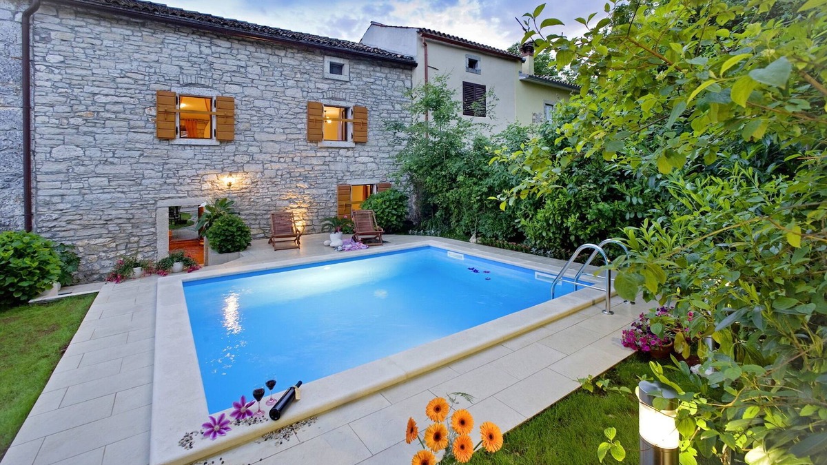Melnica House | Holiday house Angelika * fenced garden, private pool, free WiFi