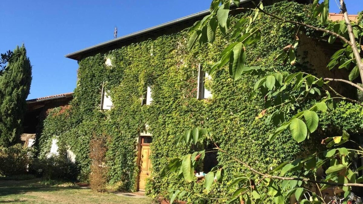 Anneyron House | Holiday house Anneyron for 1 - 12 persons with 6 bedrooms - Holiday house