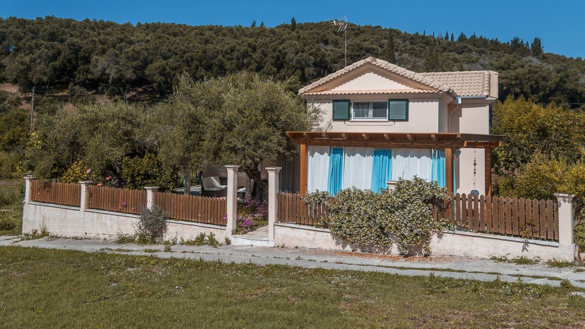 Vitalades House | Holiday house Armonia Gardenos