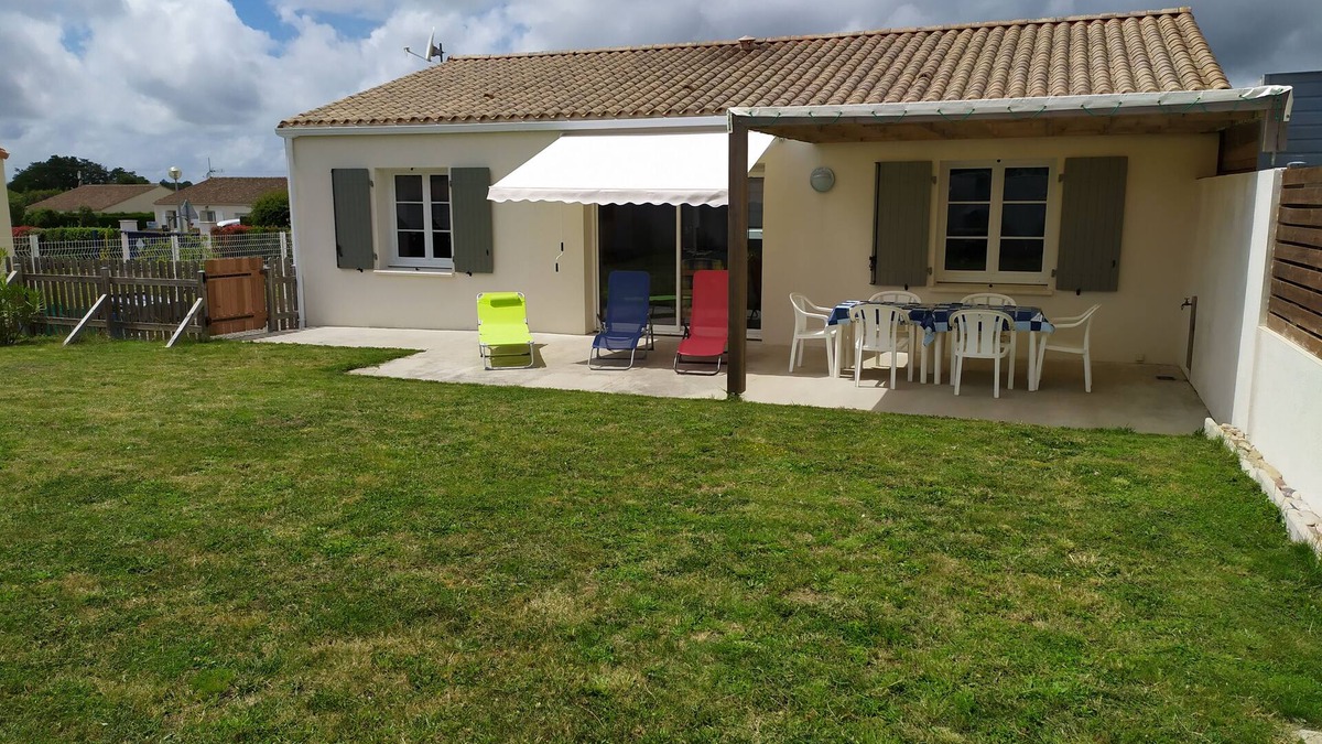 Landevieille House | Holiday house at the foot of bike paths 5 km from the beaches