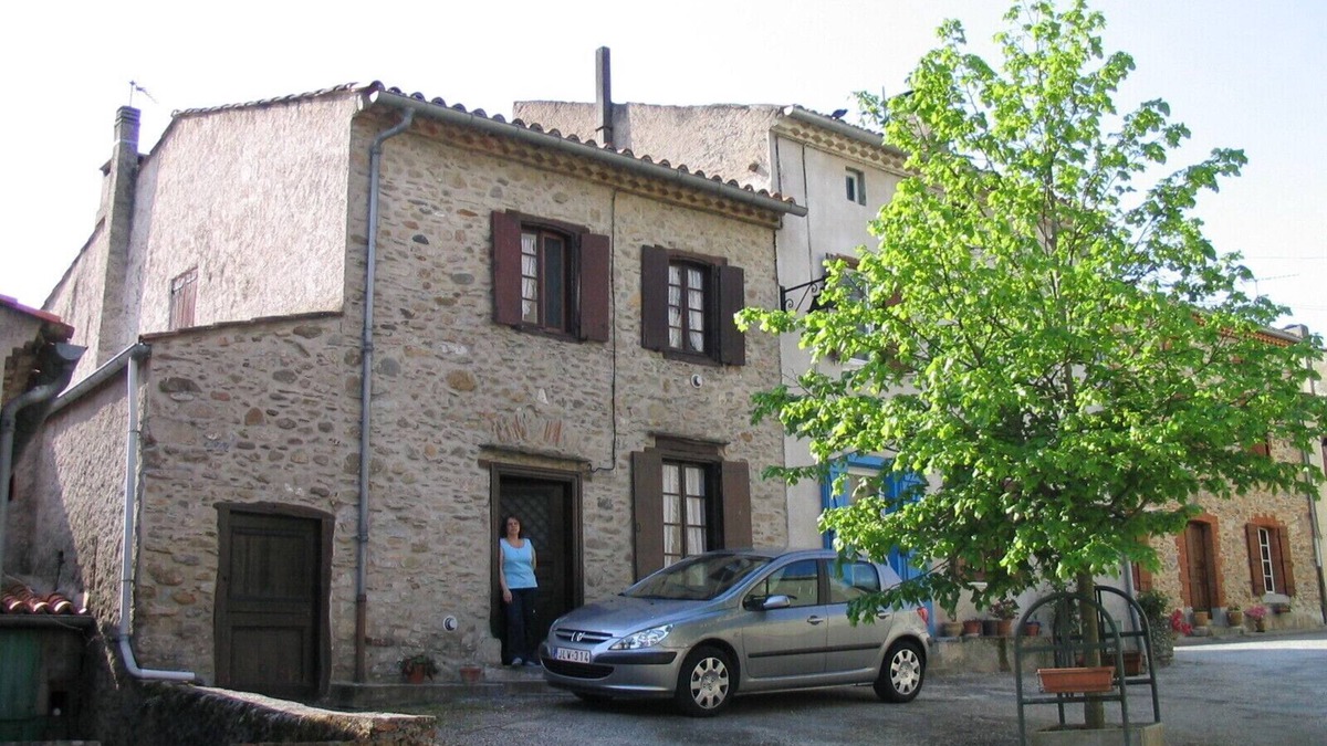 Massaguel House | HOLIDAY HOUSE AT THE FOOT OF THE BLACK MOUNTAIN IN