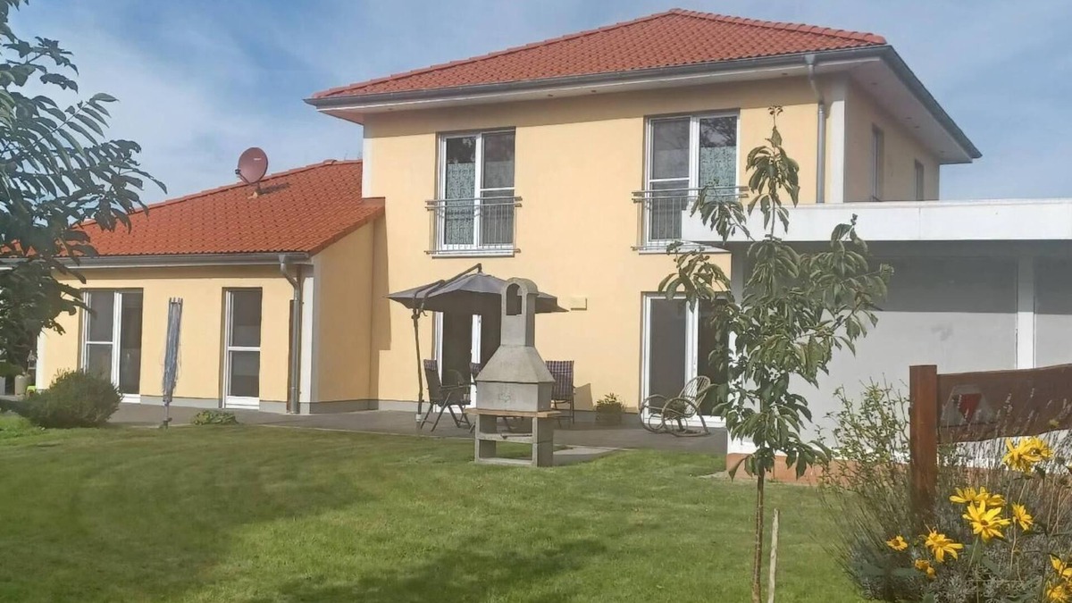 Plaggenburg House | Holiday house Aurich for 1 - 6 persons with 3 bedrooms - Holiday house
