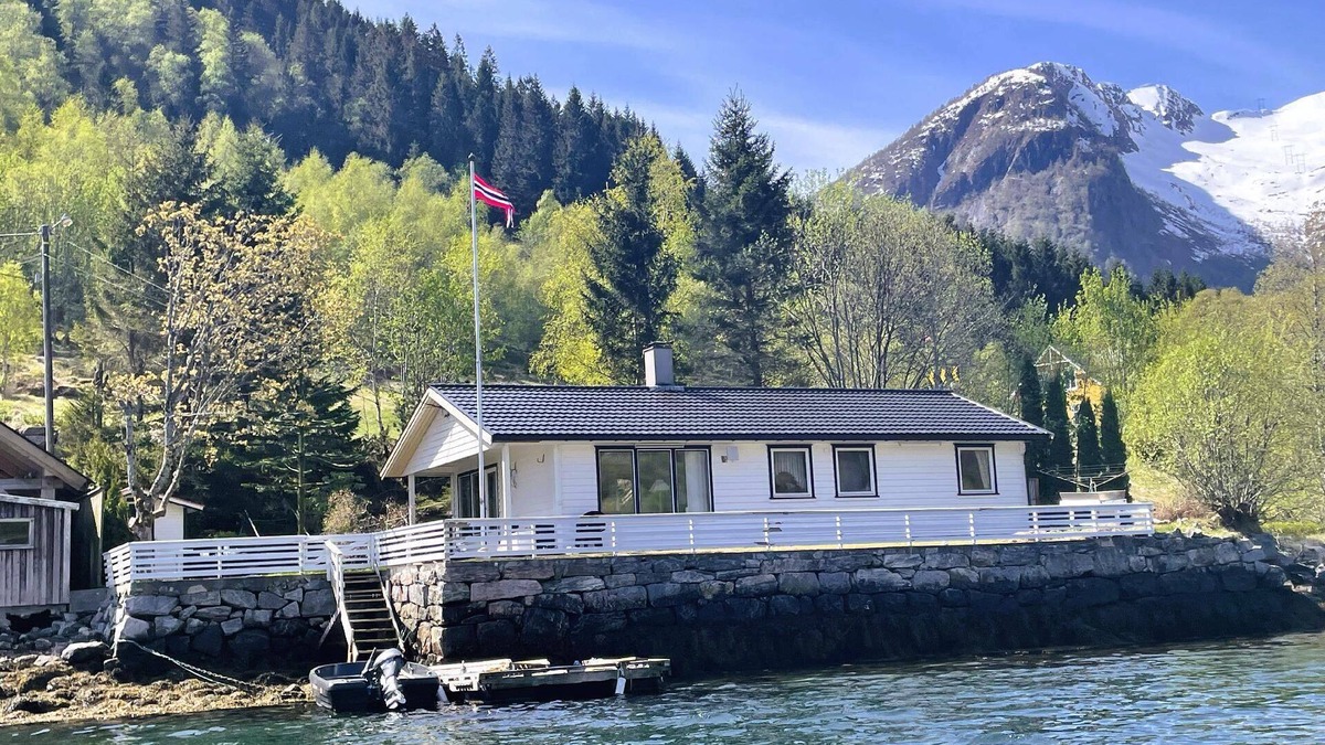 Balestrand House | Holiday house Balestrand for 1 - 6 persons with 3 bedrooms - Holiday home
