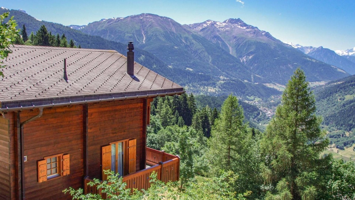 Bellwald Ski Chalet | Holiday house Bellwald for 1 - 8 persons with 4 bedrooms - Holiday house