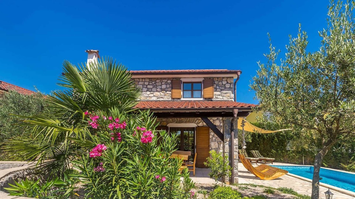 Sveti Ivan Dobrinjski House | Holiday house BLUE IVY with swimming pool