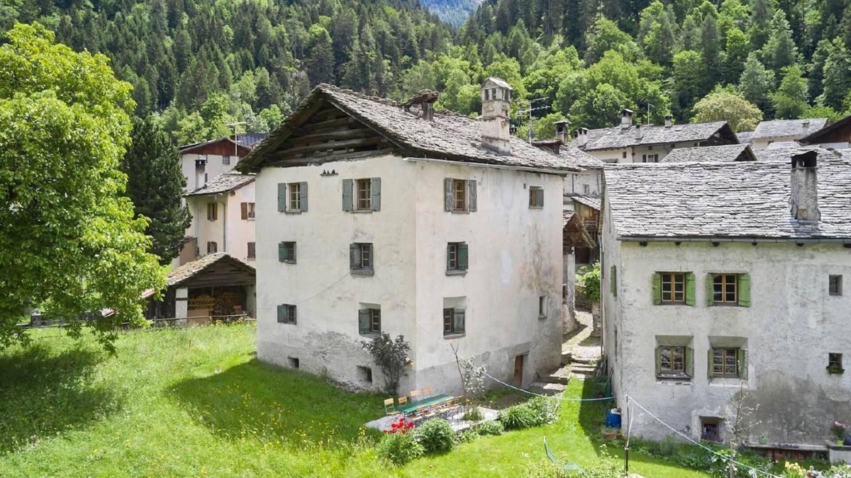 Promontogno House | Holiday house Bondo for 1 - 9 persons with 4 bedrooms - Detached holiday house
