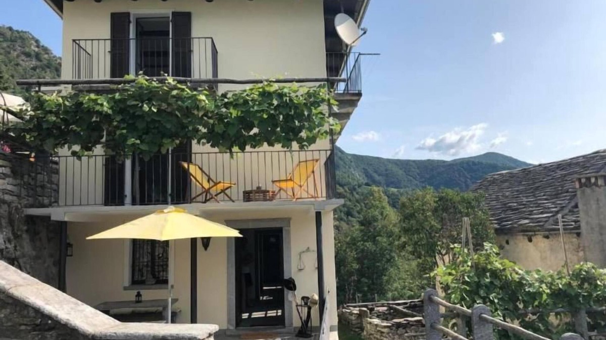 Lionza House | Holiday house Borgnone for 1 - 6 persons with 3 bedrooms - Detached holiday house