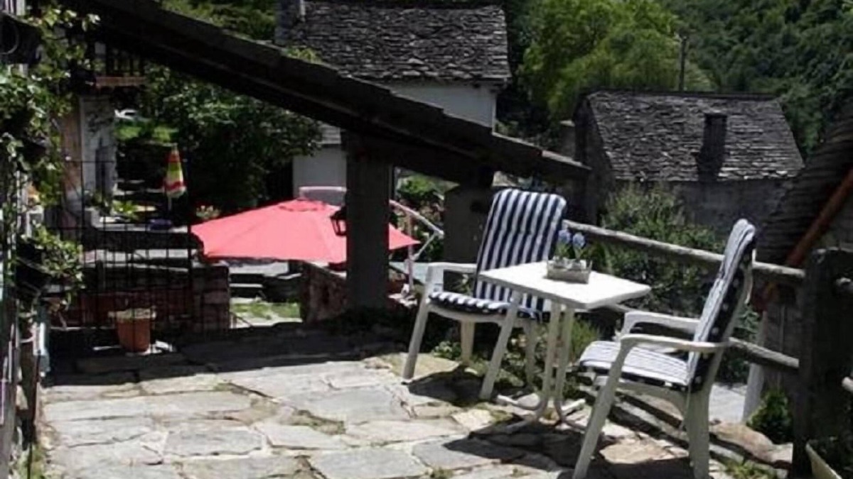 Brione House | Holiday house Brione for 1 - 6 persons with 3 bedrooms - Holiday house
