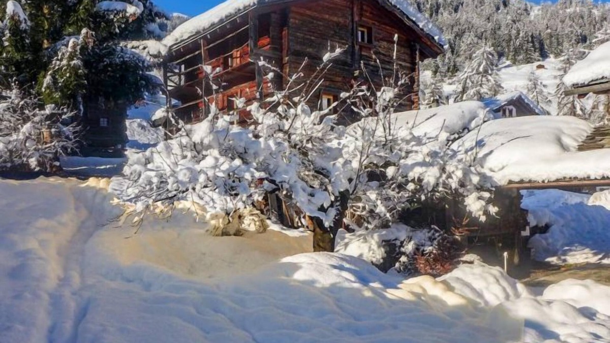 Bruson House | Holiday house Bruson for 1 - 7 persons with 3 bedrooms - Holiday home