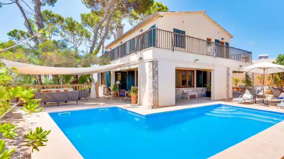 Can Pastilla House | Holiday house Can Pastilla for 1 - 7 persons with 4 bedrooms - Holiday house