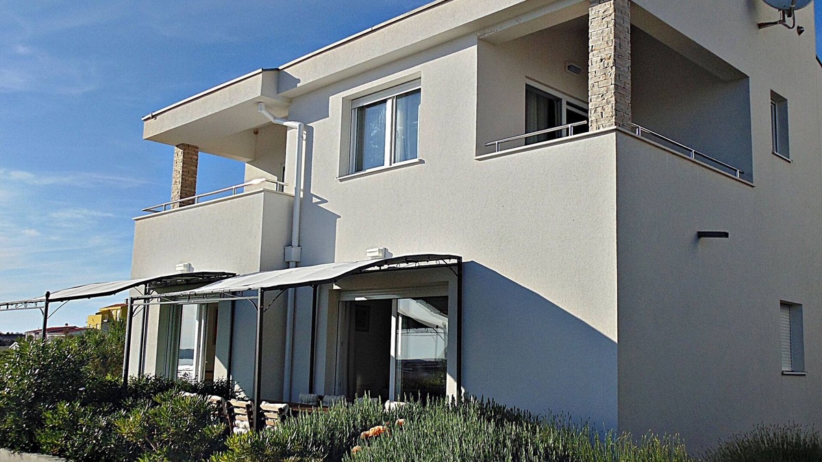 Rtina House | Holiday house close the beach - free ev charging