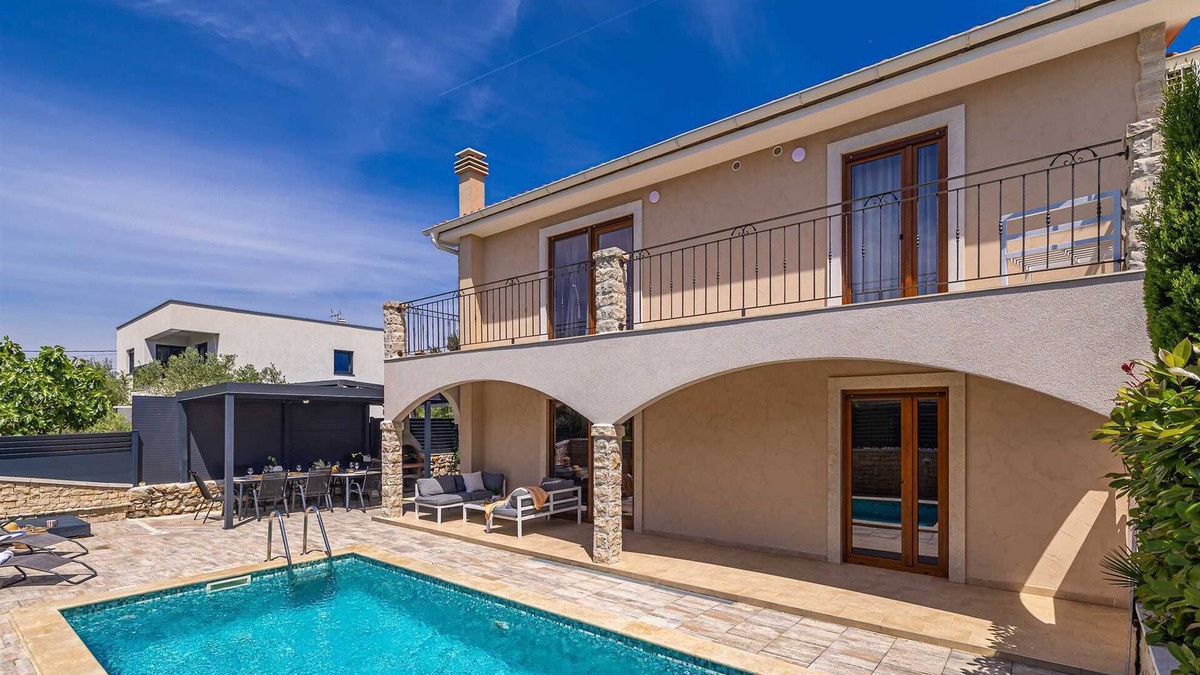 Milohnici House | Holiday house Dijana with pool