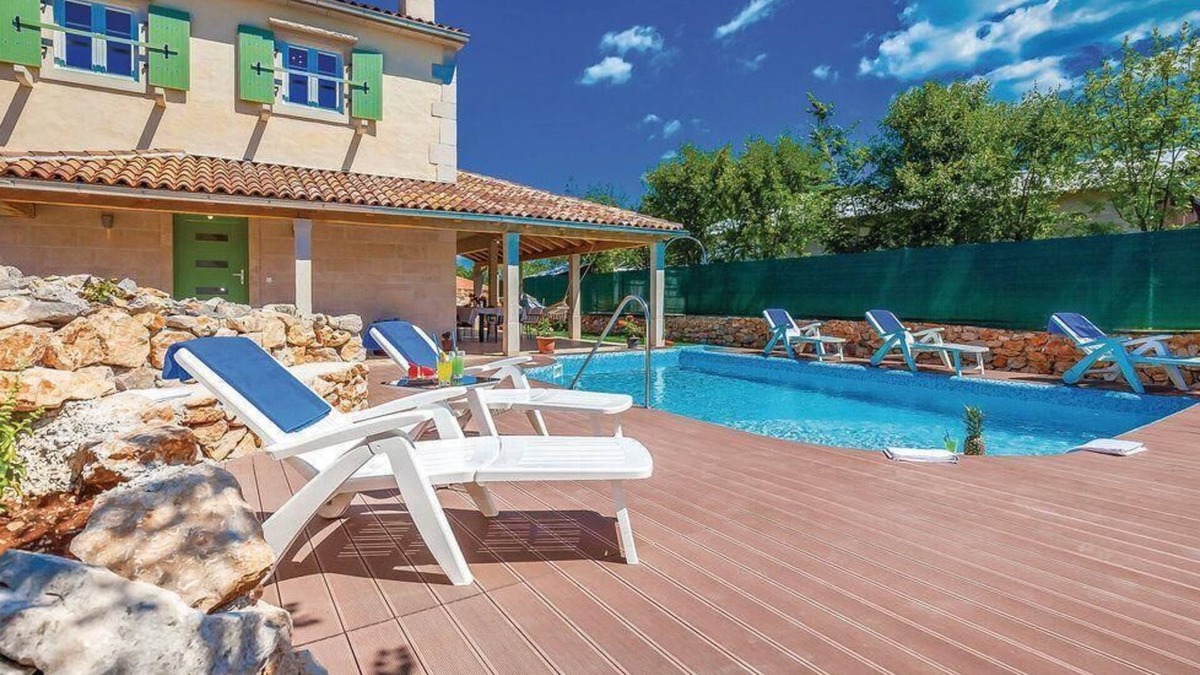Rasopasno House | Holiday house Dobrinj for 1 - 9 persons with 3 bedrooms - Holiday house