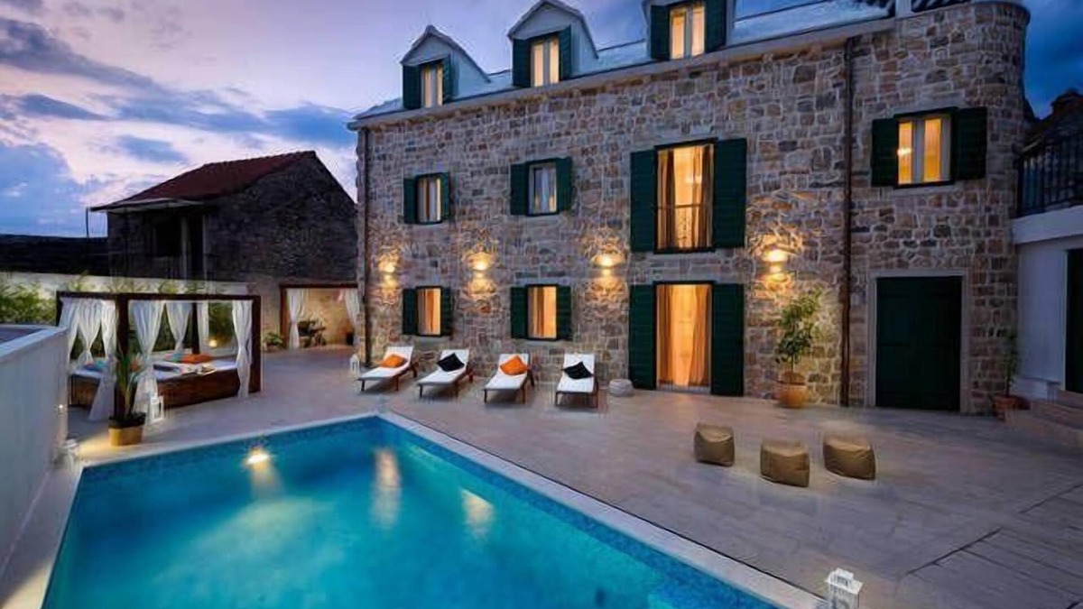 Donji Humac House | Holiday house Donji Humac for 1 - 12 persons with 6 bedrooms - Holiday house