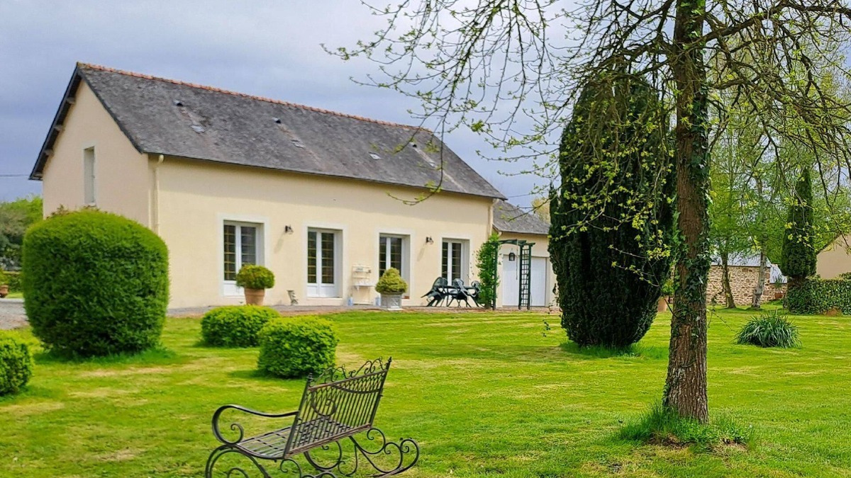 Sens-de-Bretagne House | Holiday house Sens de Bretagne for 1 - 4 persons with 2 bedrooms - Holiday house