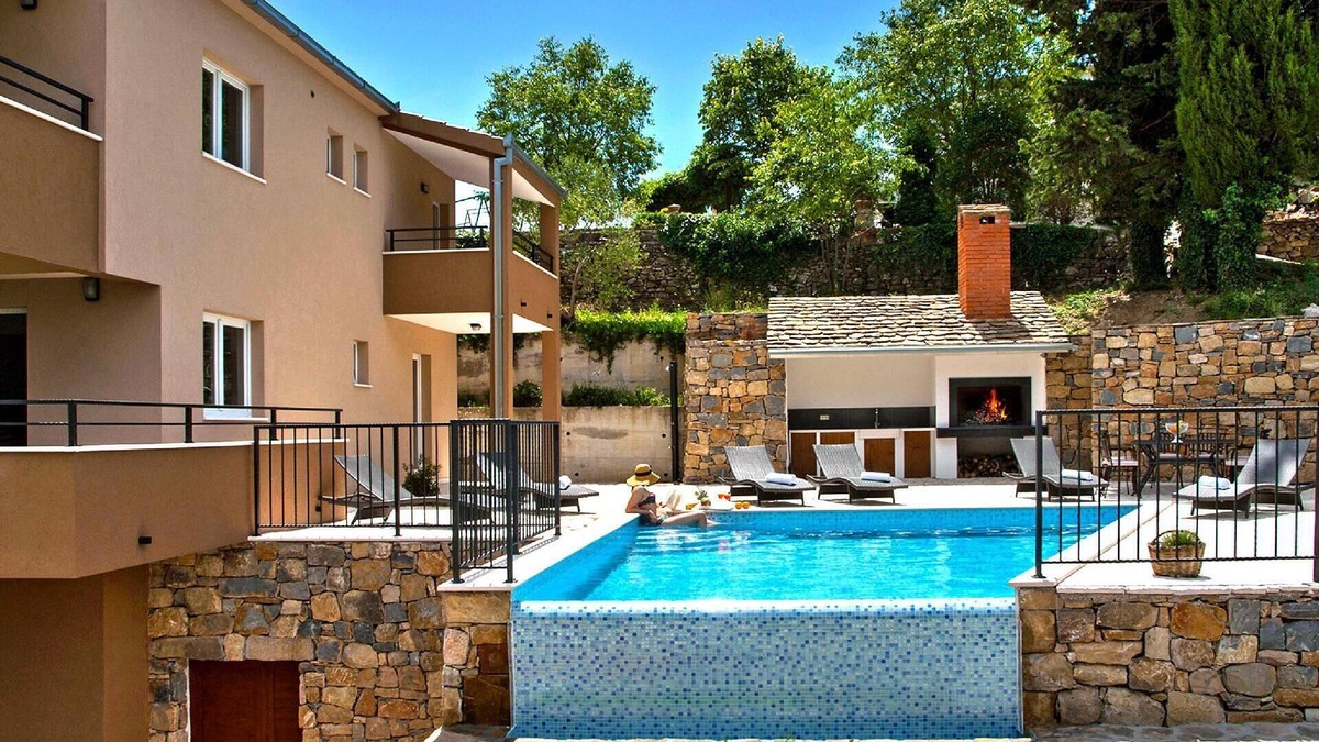 Omis House | Holiday house Gata for 1 - 10 persons with 5 bedrooms - Row house