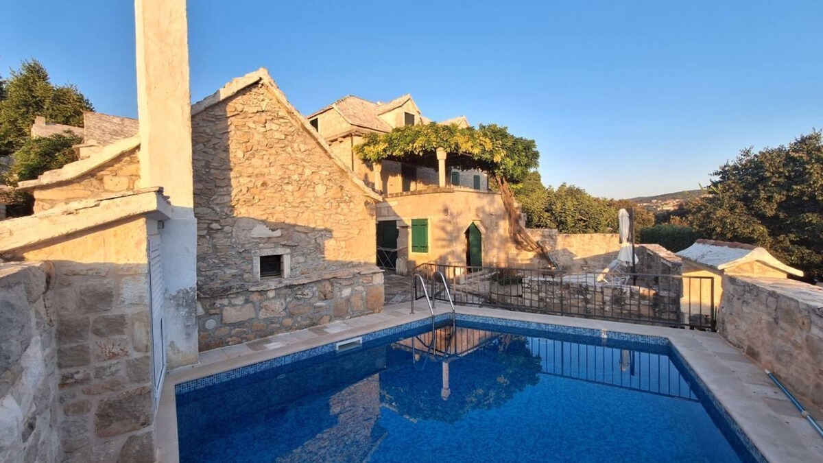 Donji Humac House | Holiday house Glicinia with hydromassage pool