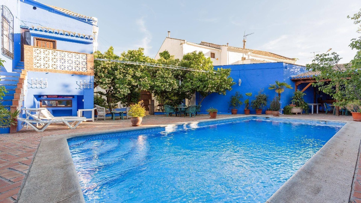 Illora House | Holiday house Illora for 1 - 13 persons with 6 bedrooms - Holiday home