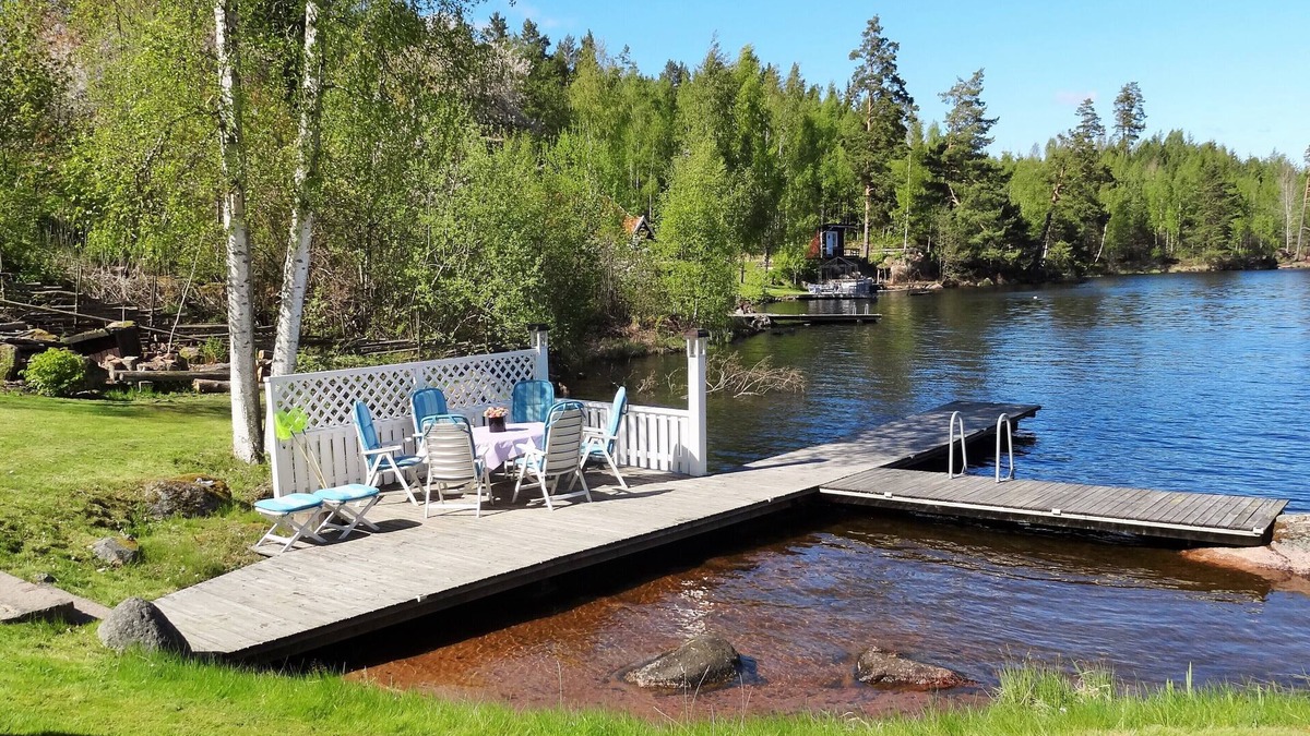 Boxholm Cottage | Holiday house in a sunny location at the Somme, private jetty and boat, good fishing possibility