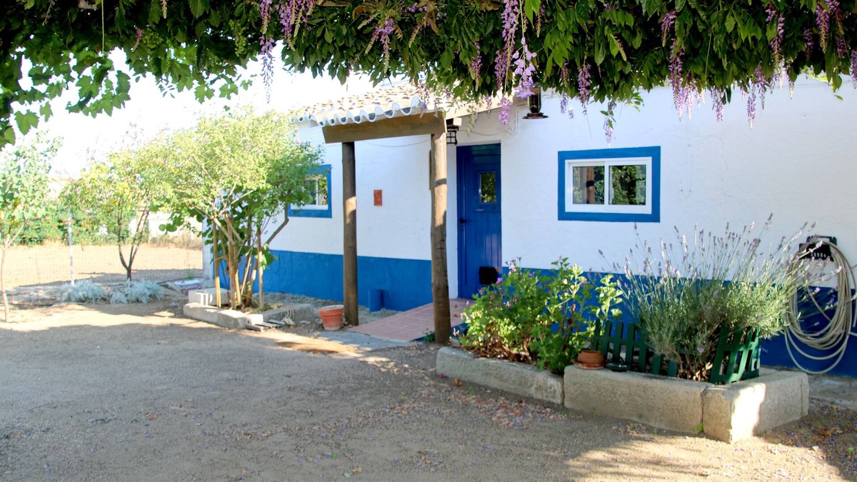 Assuncao House | Holiday house in rural area overlooking the dam of Caia.