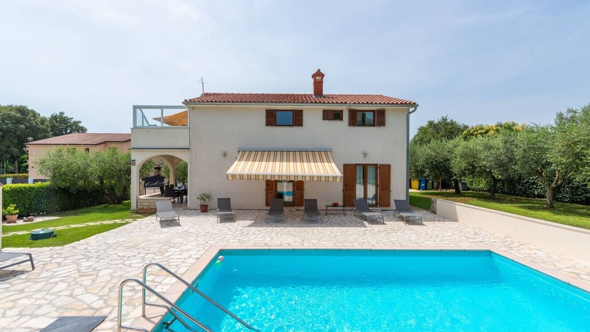 Zbandaj Villa | Holiday House Iris with Private Pool