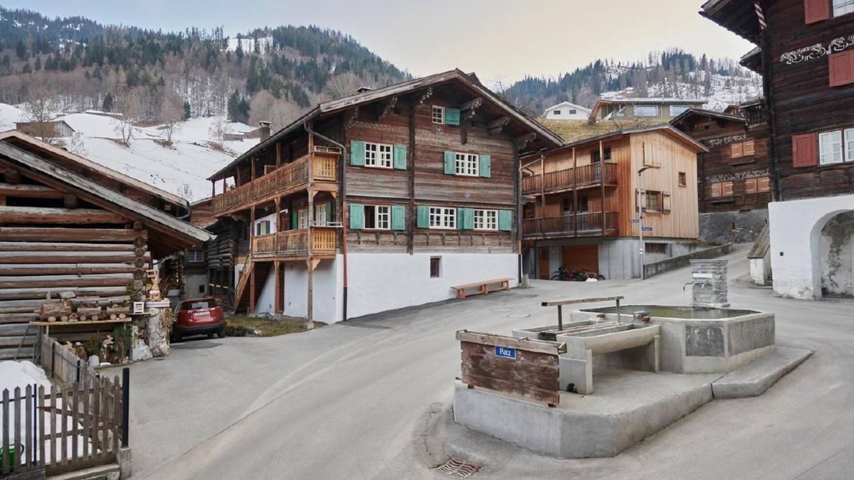 Jenaz House | Holiday house Jenaz for 1 - 6 persons with 3 bedrooms - Detached holiday house