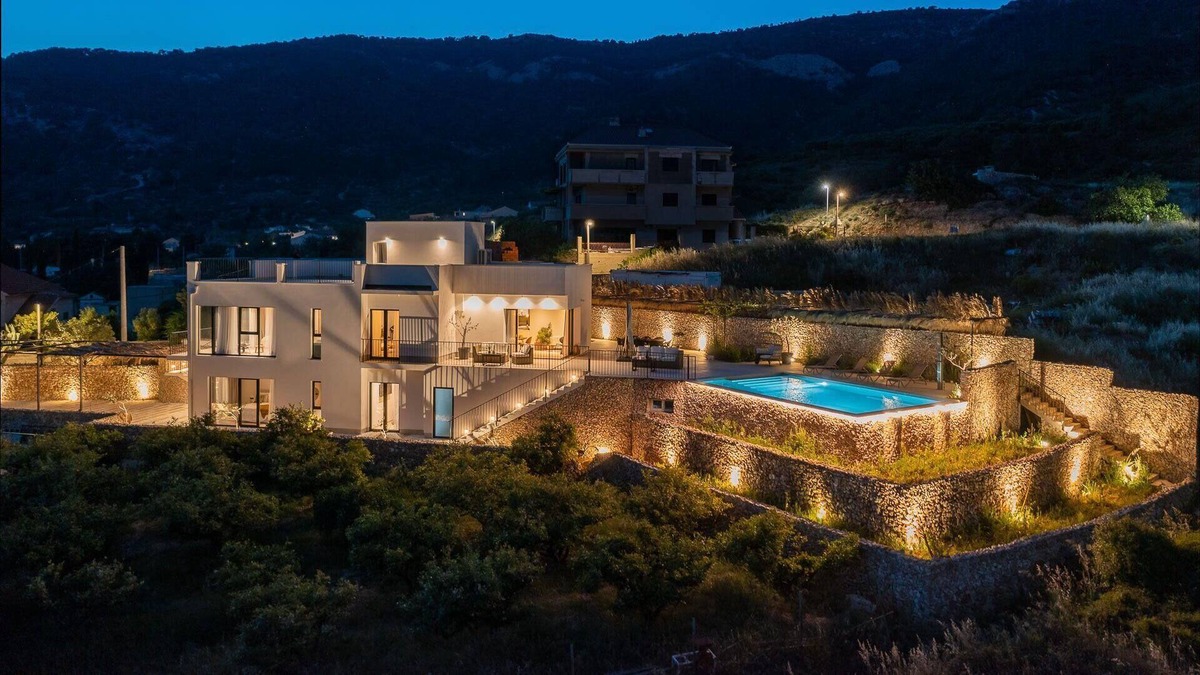 Komiza House | Holiday house Komiza for 1 - 8 persons with 4 bedrooms - Luxury holiday home