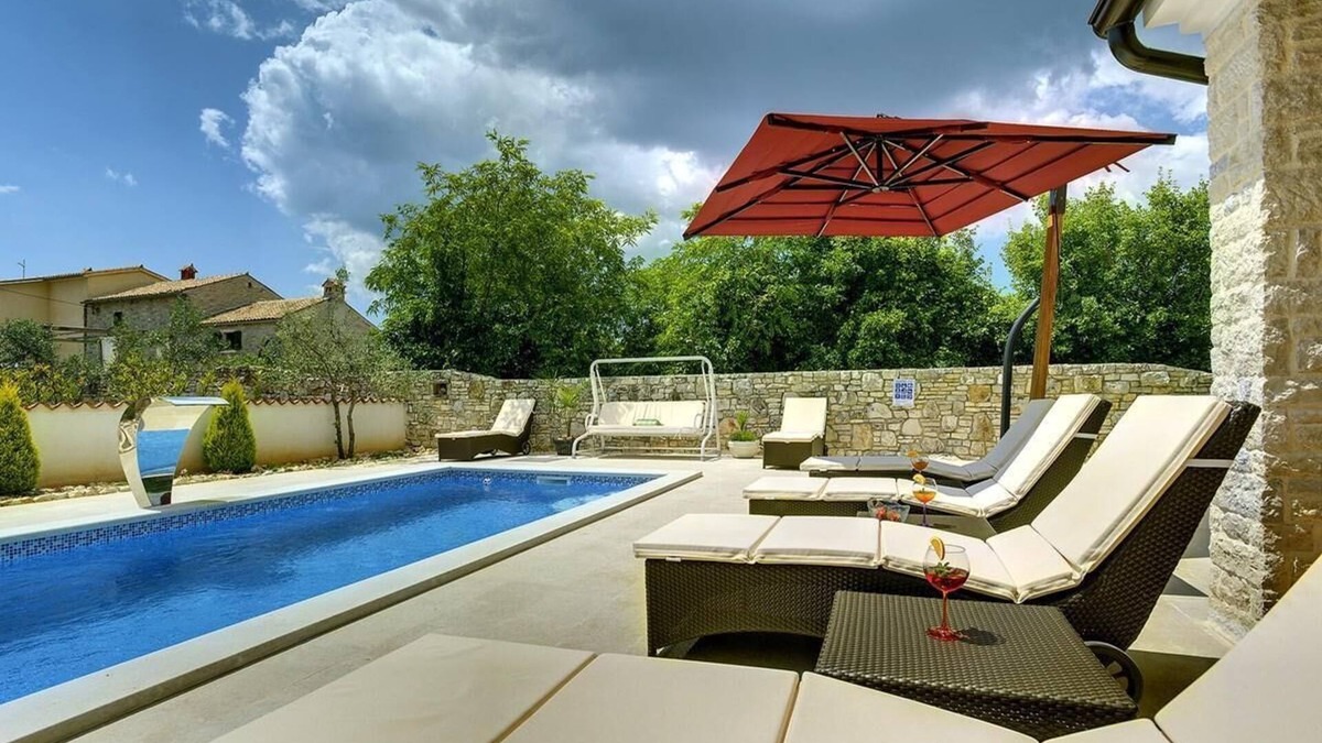 Bratulici House | Holiday house Krnica for 1 - 8 persons with 3 bedrooms - Holiday home