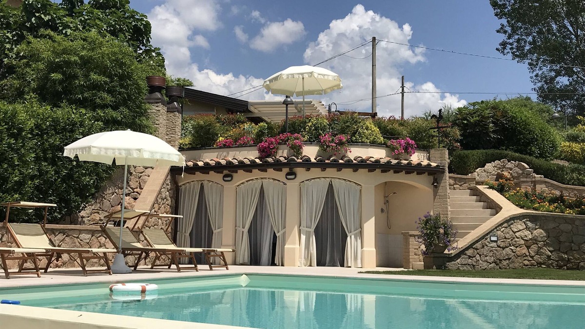 Pierantonio House | HOLIDAY HOUSE L'USIGNOLO