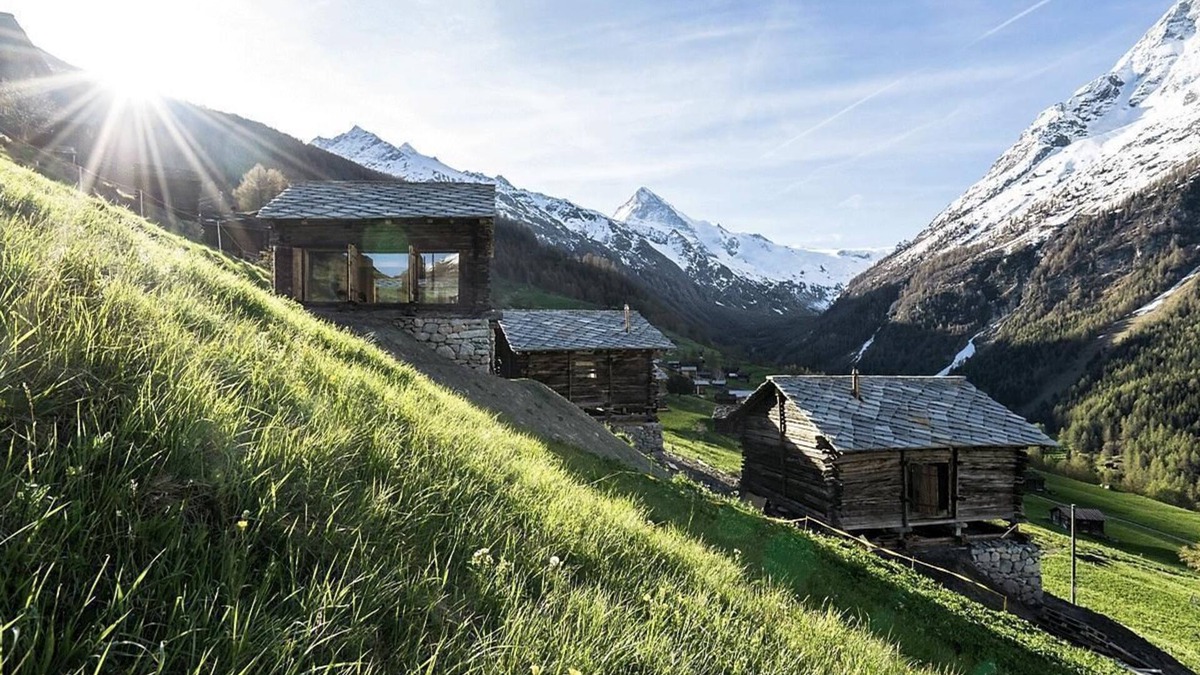 Evolene Ski Chalet | Holiday house La Forclaz VS for 1 - 6 persons with 3 bedrooms - Historical building