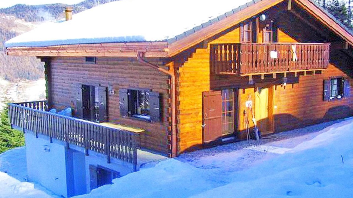 Riddes Ski Chalet | Holiday house La Tzoumaz for 1 - 16 persons with 8 bedrooms - Detached holiday house
