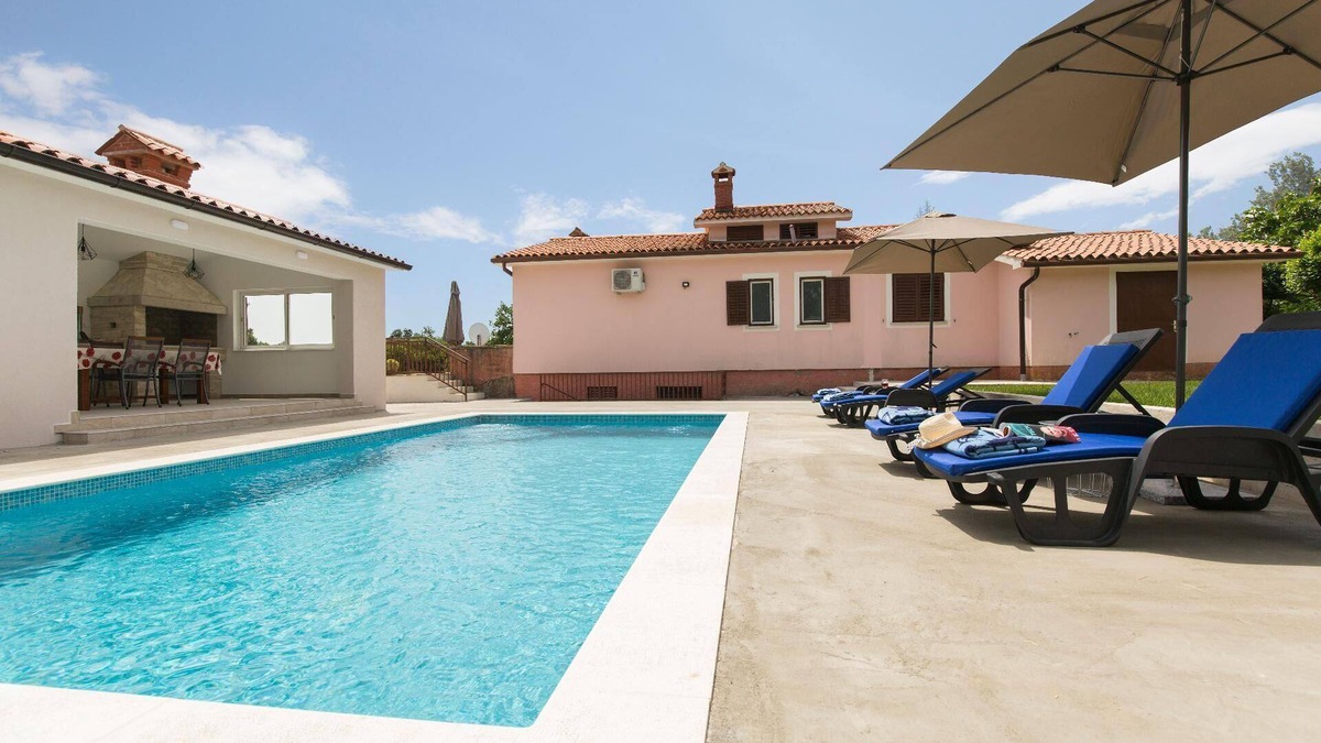 Becici House | Holiday house Labin for 1 - 4 persons with 2 bedrooms - Holiday house