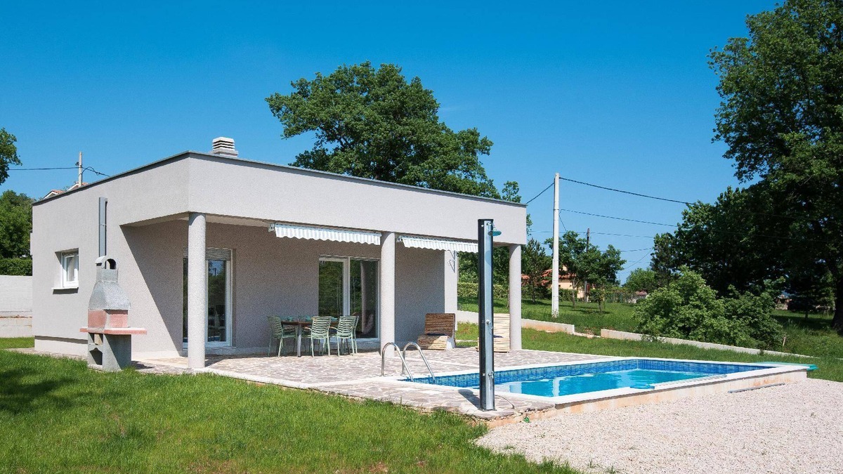 Becici House | Holiday house Labin for 1 - 6 persons with 3 bedrooms - Holiday house