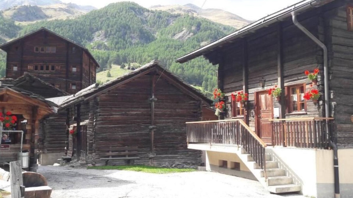 Hauderes Ski Chalet | Holiday house Les Haudères for 1 - 4 persons with 3 bedrooms - Holiday house