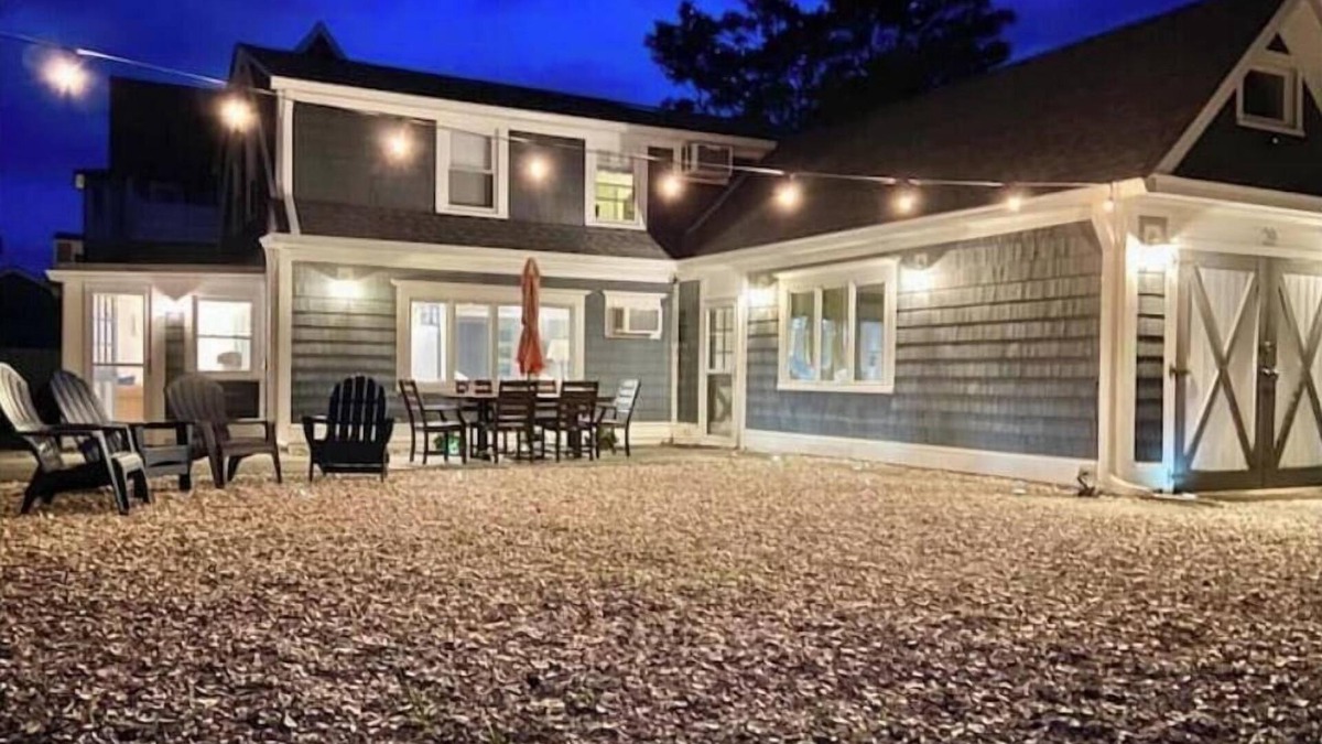 Ortley Beach House | Holiday House - Linens, towels, and beach badges included