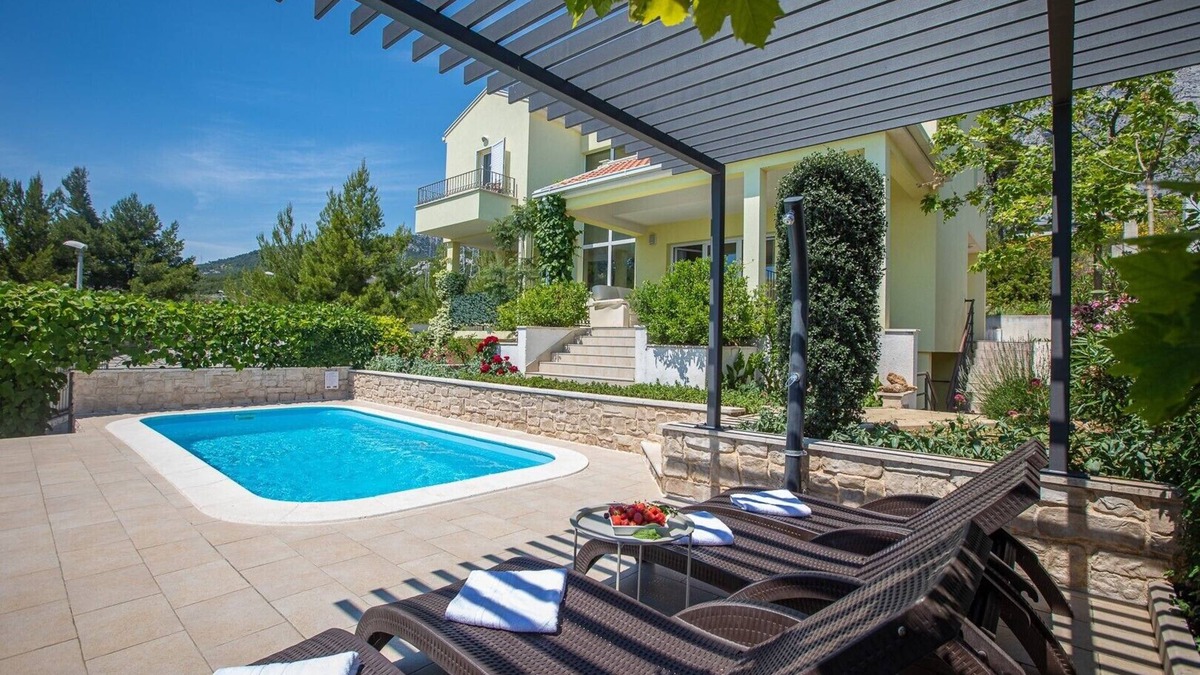Veliko Brdo Villa | Holiday house Luna in Makarska with private pool