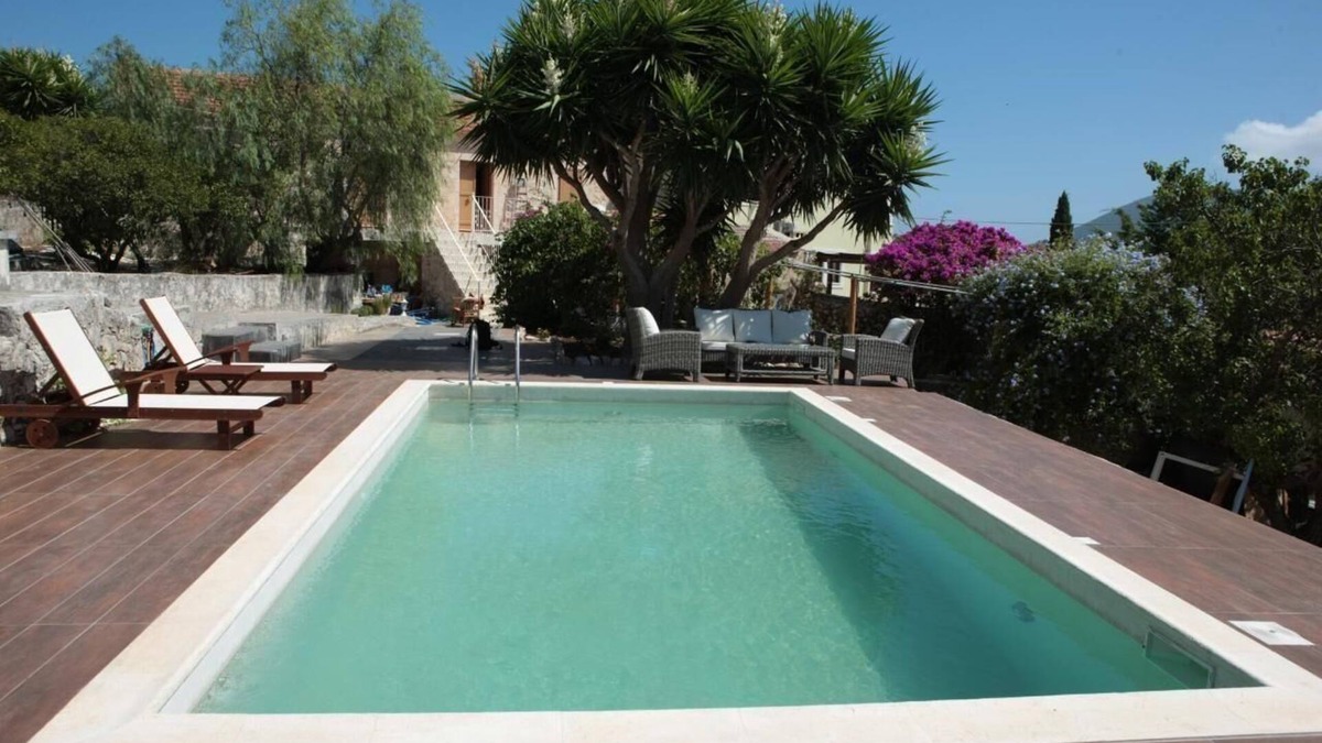 Tselendata House | Holiday house Markantonata for 1 - 10 persons with 4 bedrooms - Luxury holiday home
