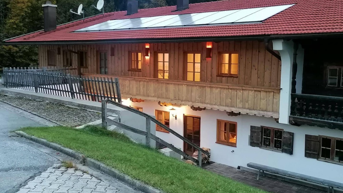Miesbach House | Holiday house Miesbach for 1 - 6 persons with 3 bedrooms - Twin house