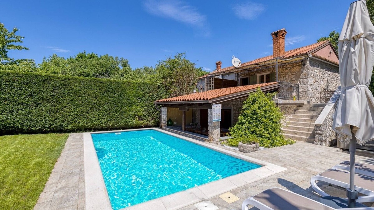 Sveti Vid Dobrinjski House | Holiday House Mlin with Private Pool