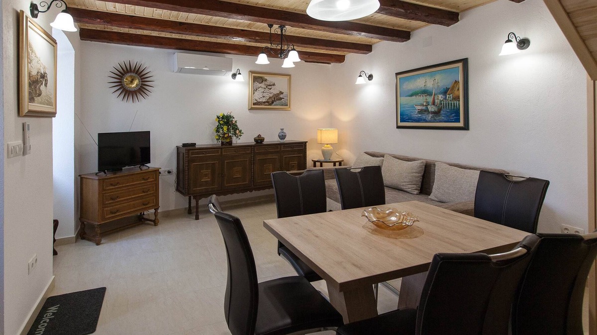 Municipality of Omisalj House | Holiday house * NiKa Omišalj, Island Krk, Croatia