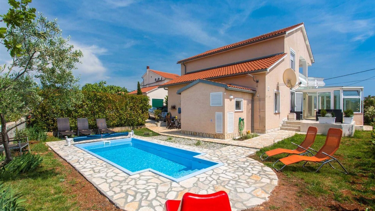 Milohnici Villa | Holiday House Nika with Pool and Garden