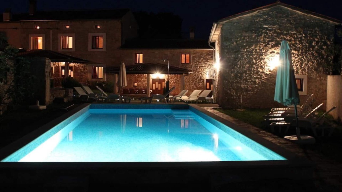 Orihi House | Holiday house Orihi for 1 - 20 persons with 10 bedrooms - Holiday home