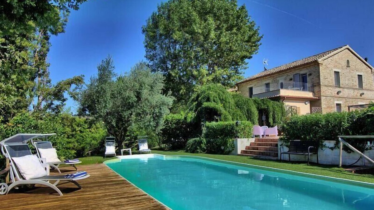 Ostra House | Holiday house Ostra for 1 - 14 persons with 6 bedrooms - Holiday home