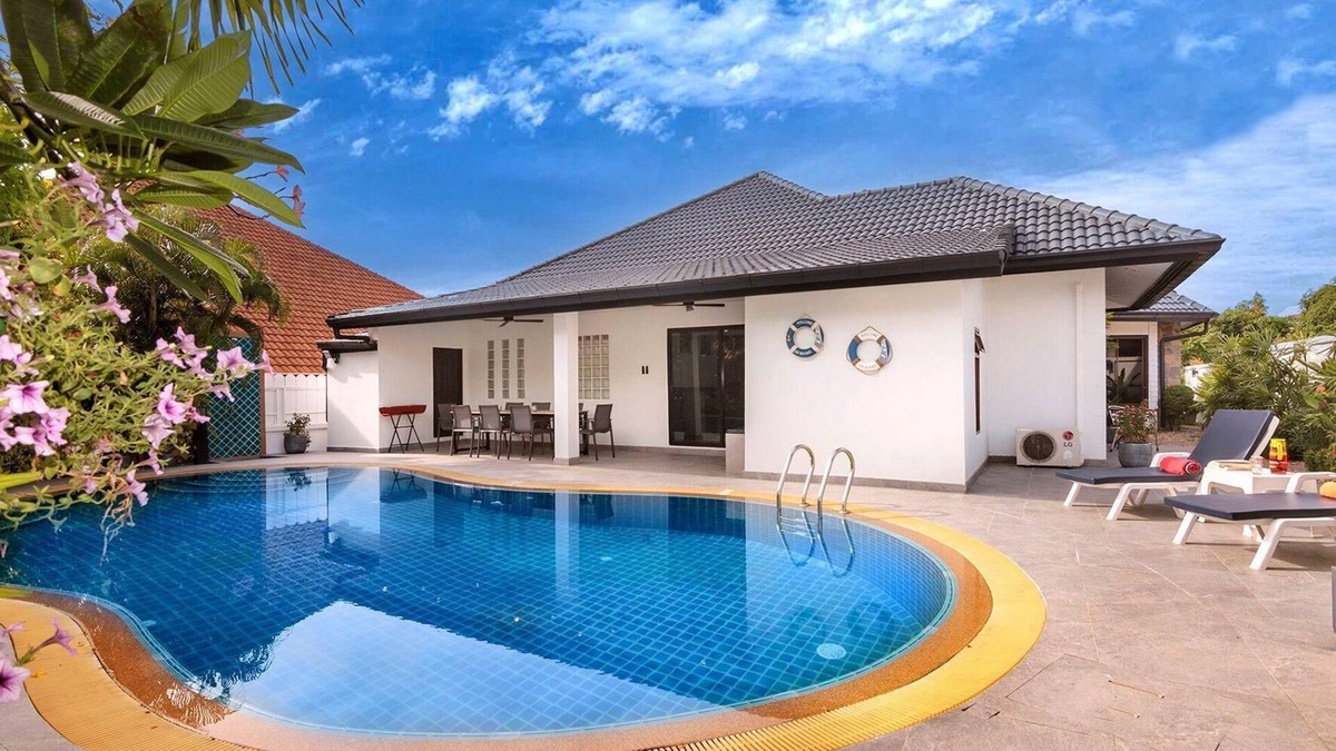 Nong Prue House | Holiday house Pattaya for 1 - 8 persons with 4 bedrooms - Holiday house